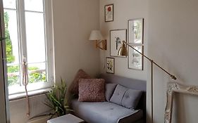 Paris Authentic House Small, Bright And Calm Studio